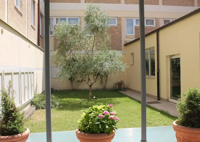 Casa Per Ferie San Juan De Avila Roma
